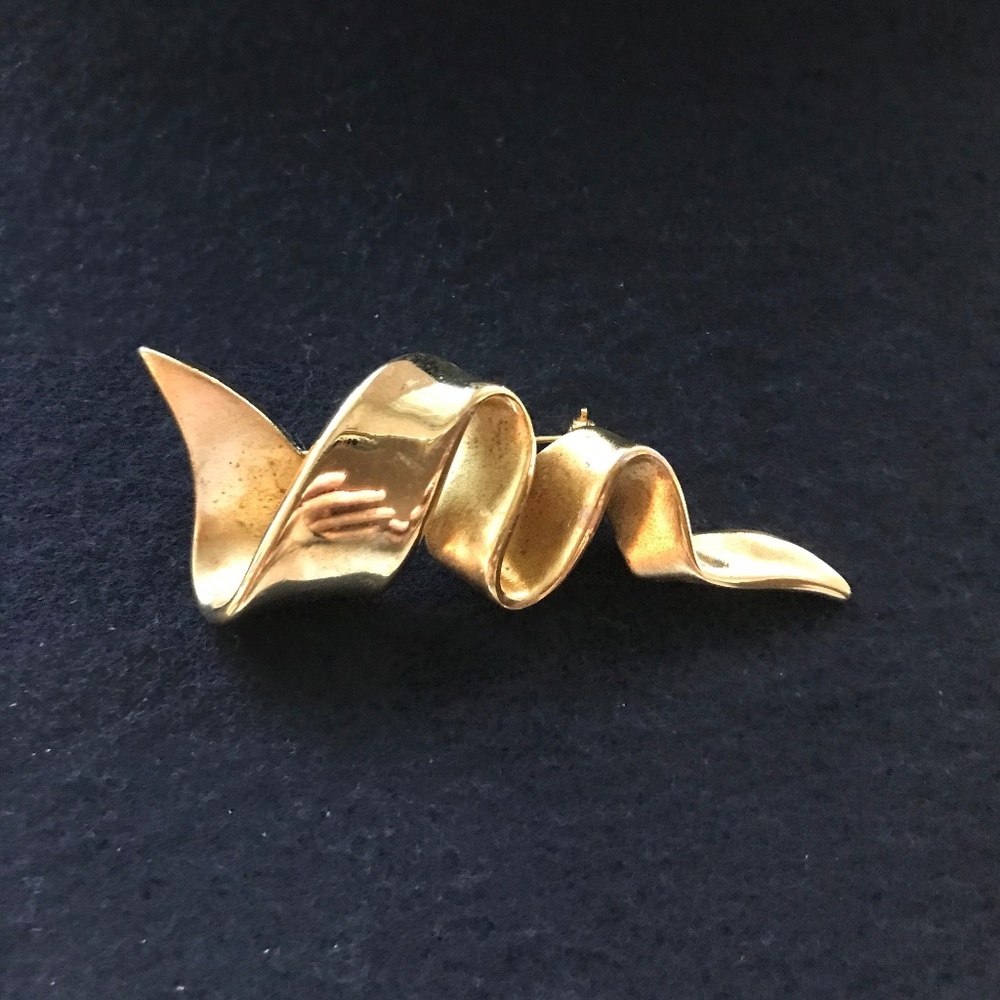 Vintage signed MIENT Gold Tone Brooch